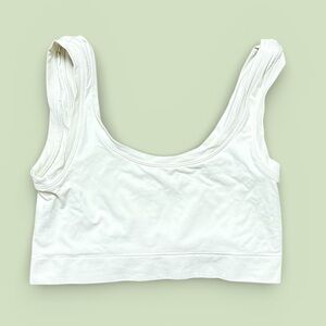 Cakes Body Creamy White Sports Bra
